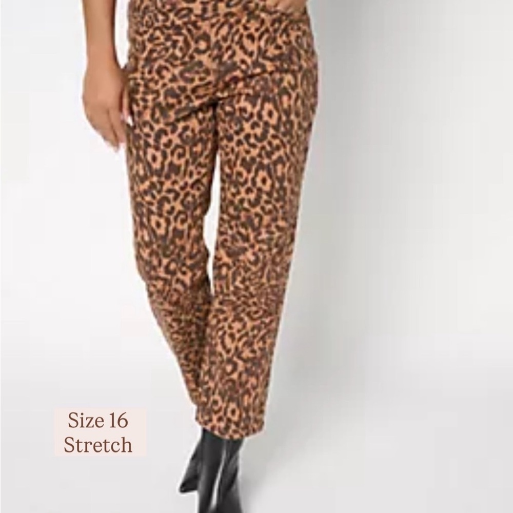 Chic Leopard Print Straight Leg Pants